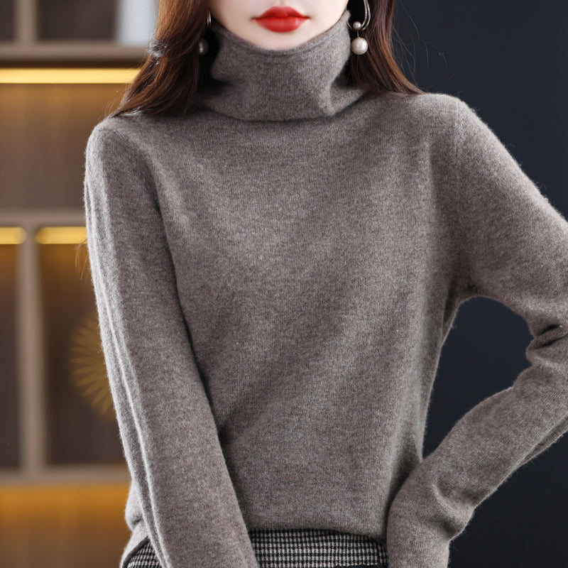 Akainu - Elegant Turtleneck Sweater
