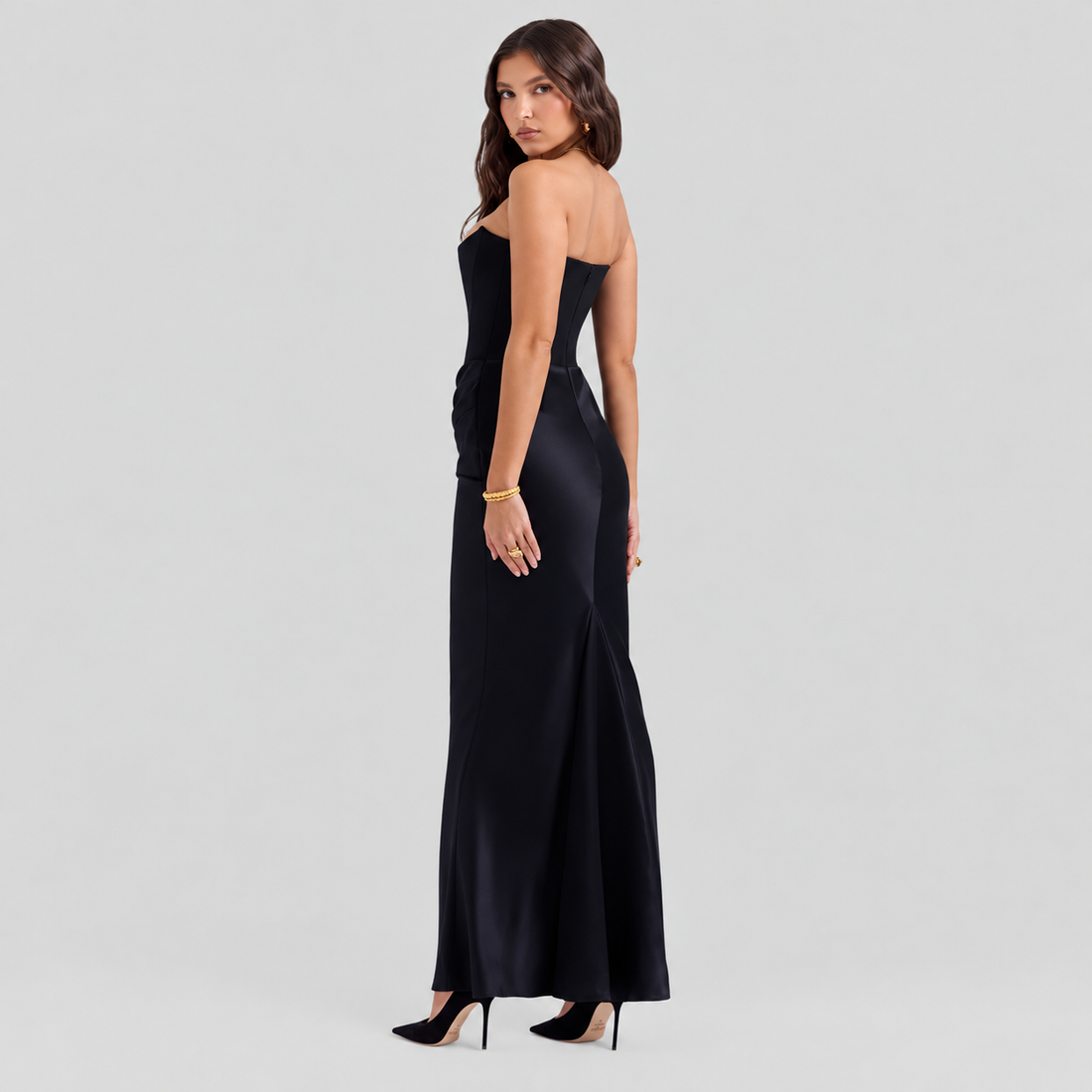 Elisabeth – Fashionable maxi dress featuring bare shoulders for women