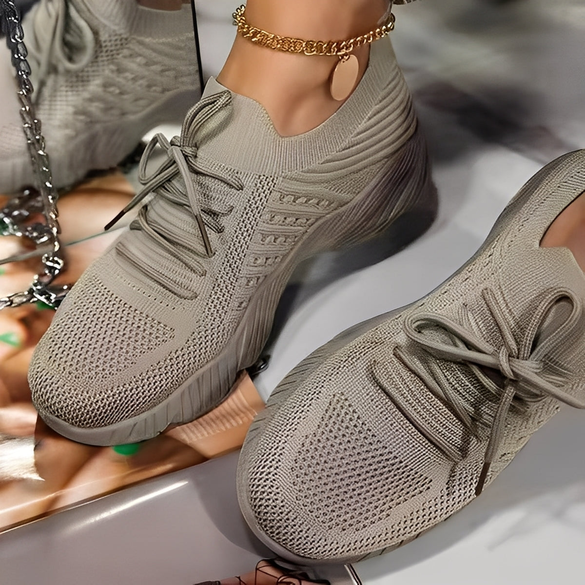 Axelle - Trendy and air-permeable sneakers