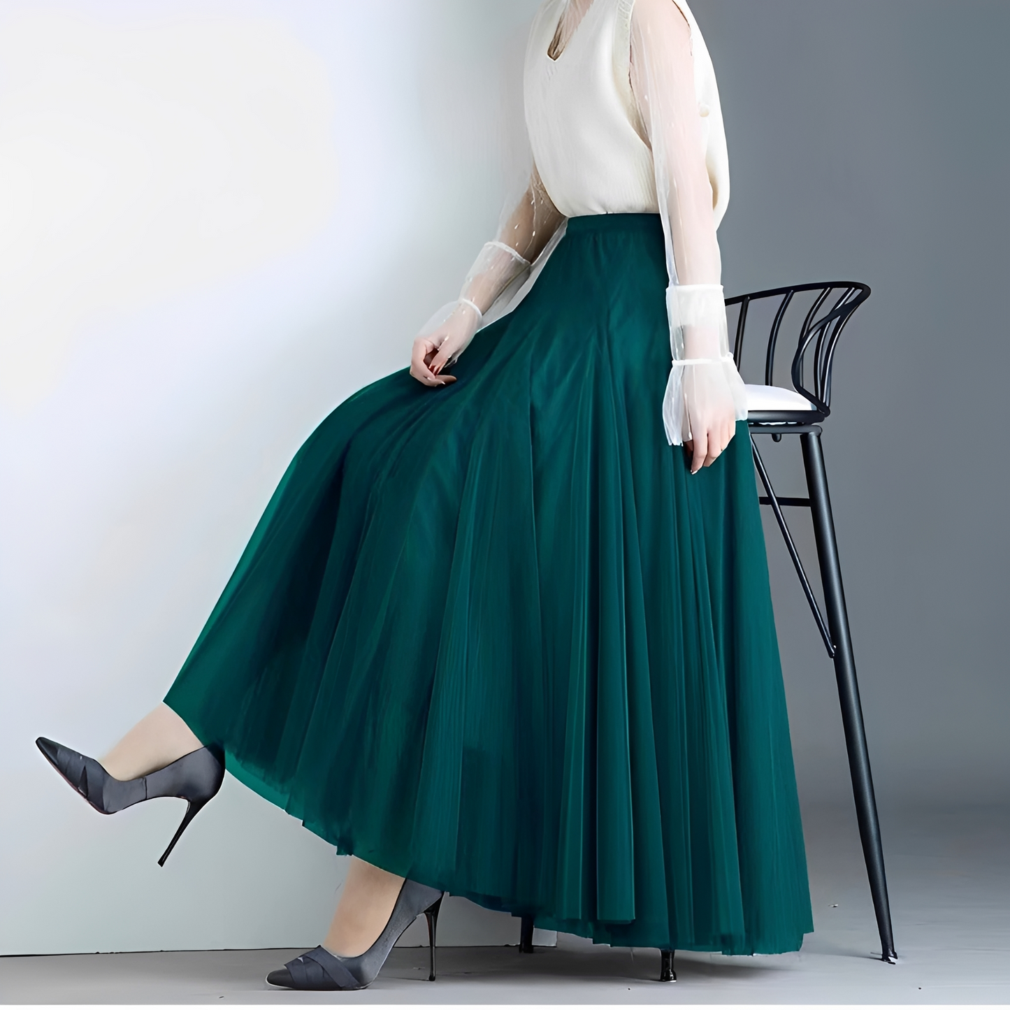 Maleah - Flowing, pleated midi skirt