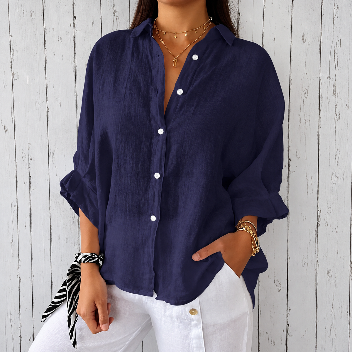 Madison - Stylish Top with Timeless Design and Buttons
