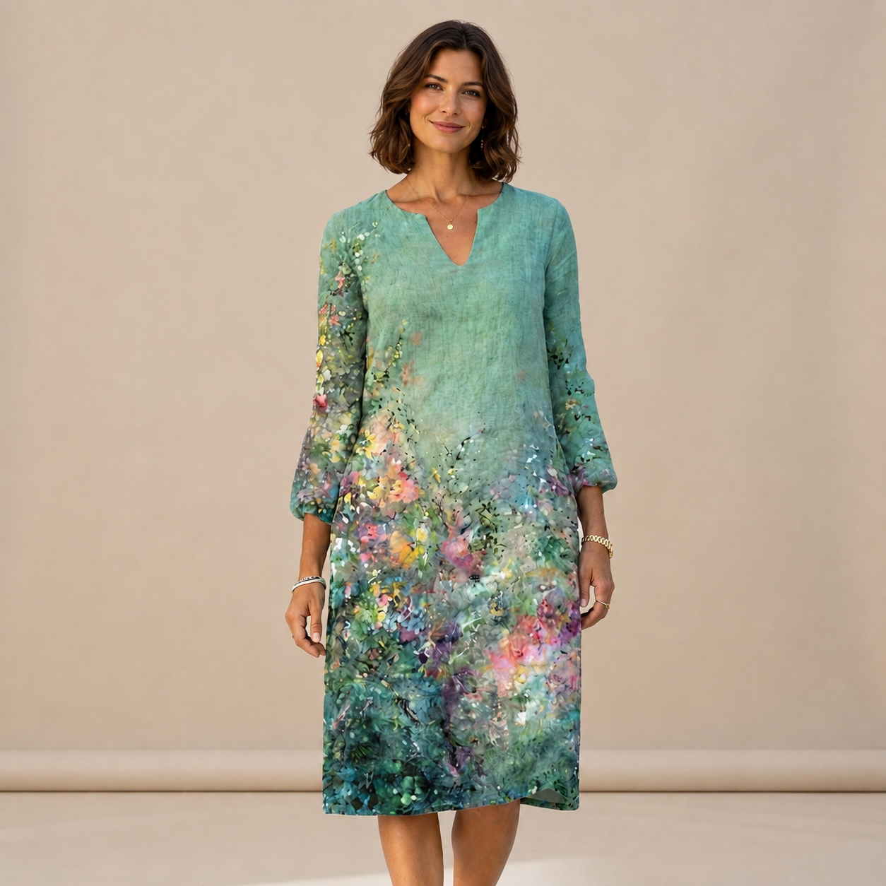 Ninna - Stylish and Flowing V-Neck Dress