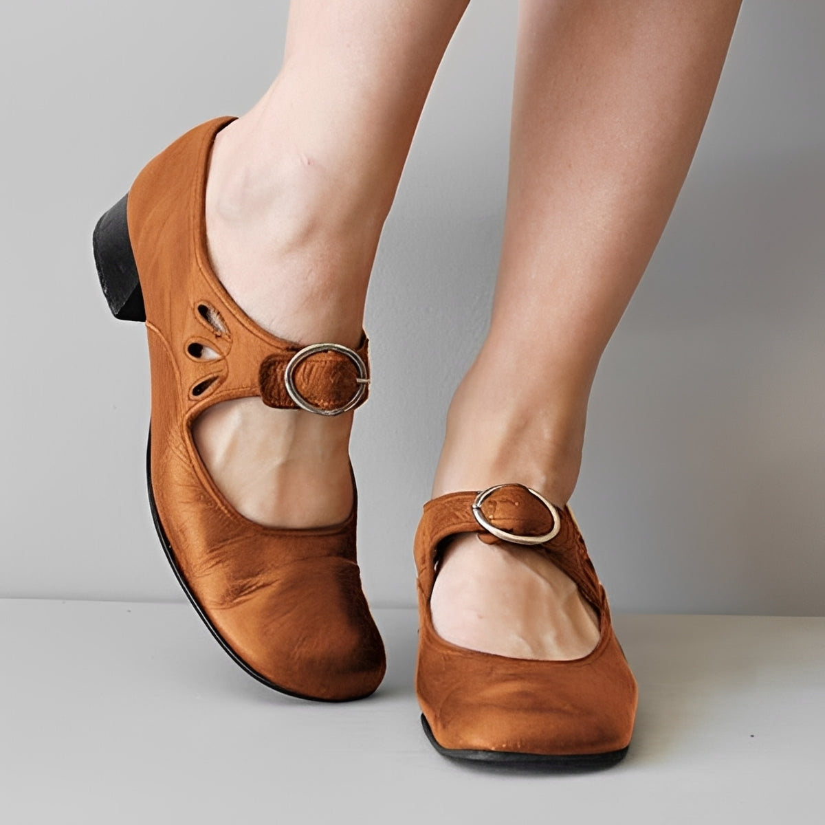 Navie - Relaxed Style Round Toe Sandals