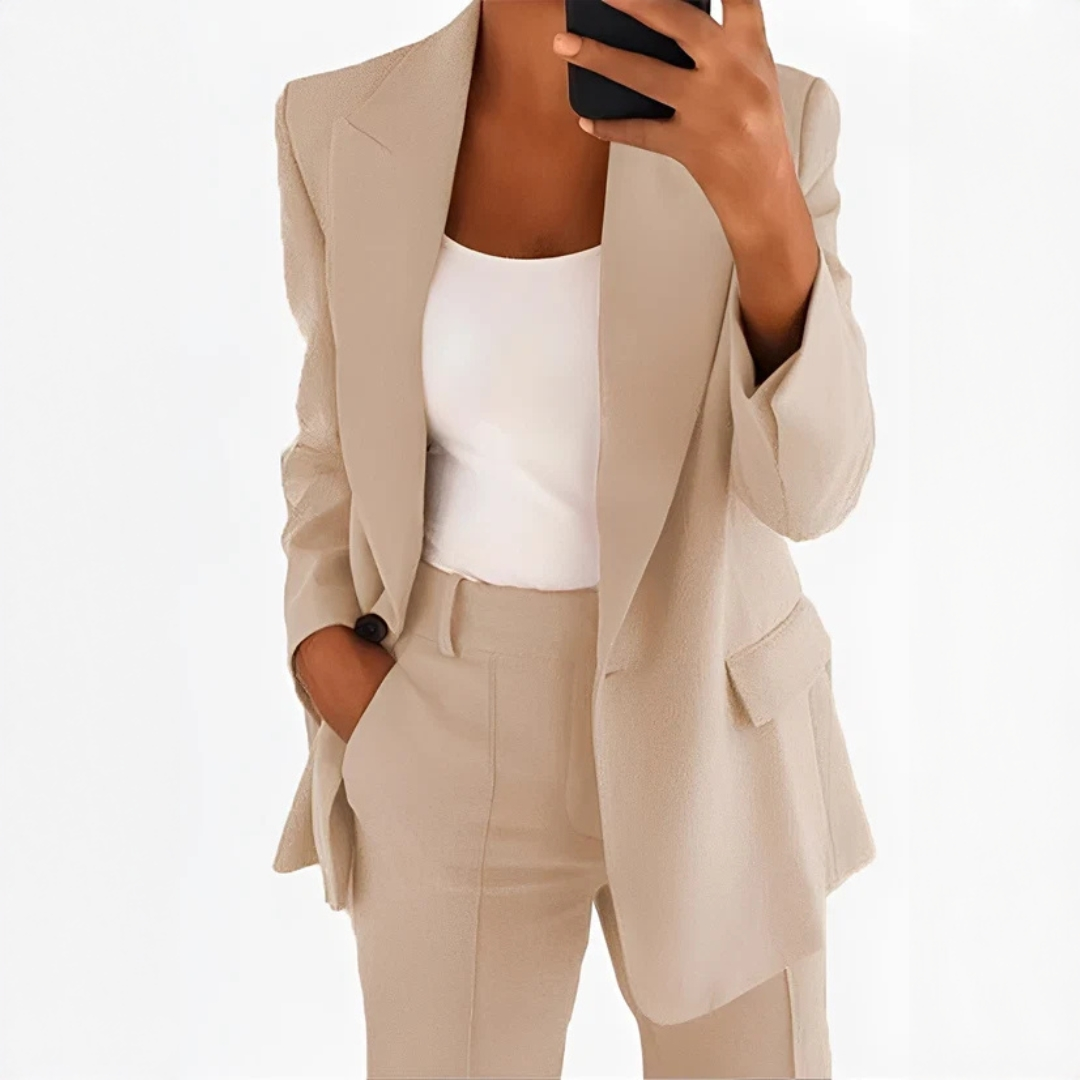 Muriel - Elegant and Chic Pantsuit Set