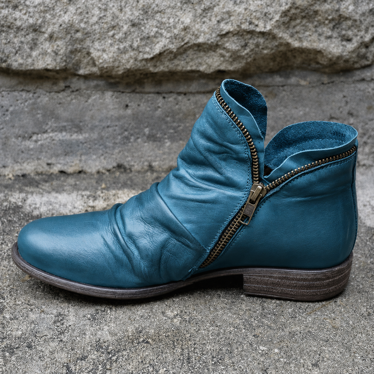 Julie - Stylish Zippered Boots