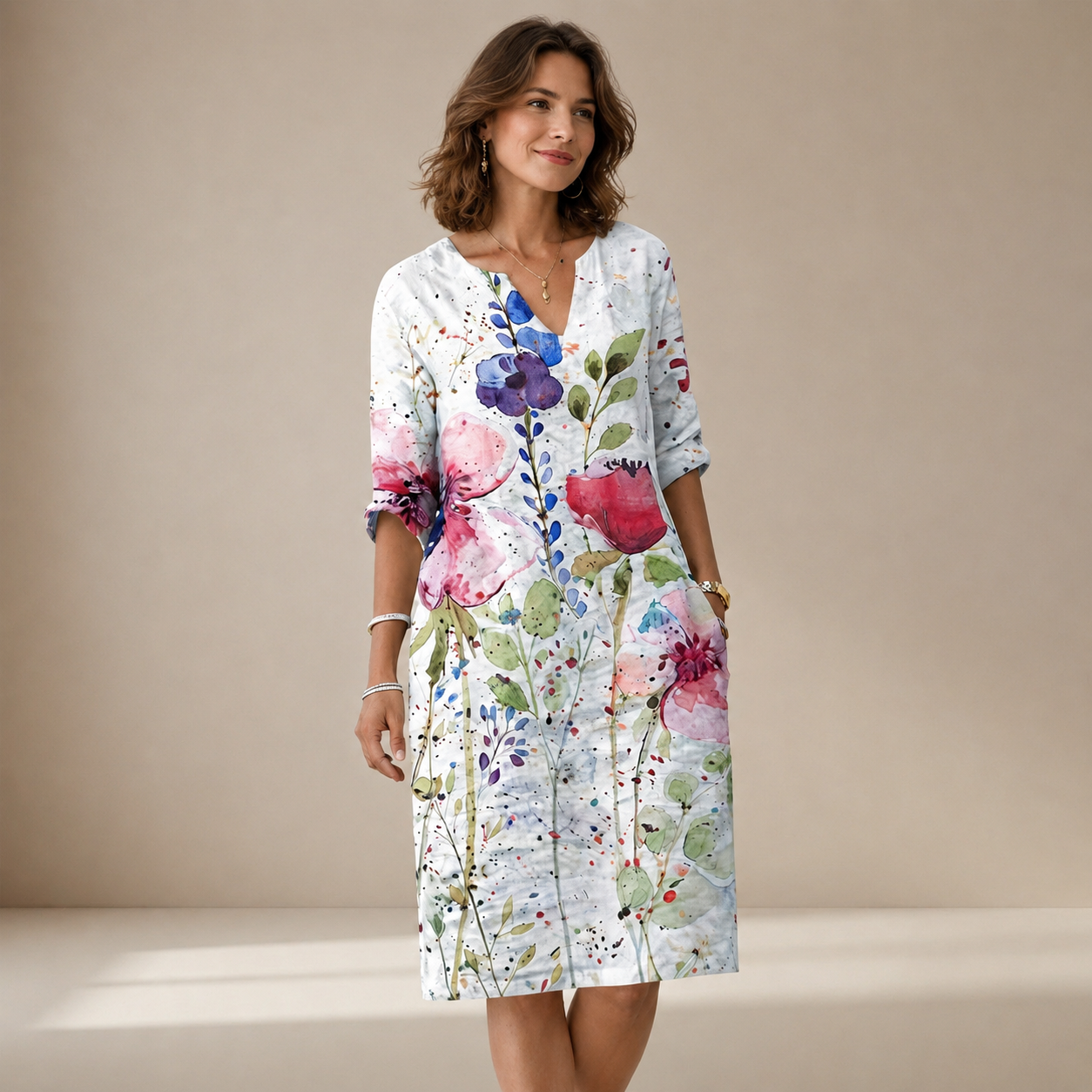 Ninna - Stylish and Flowing V-Neck Dress