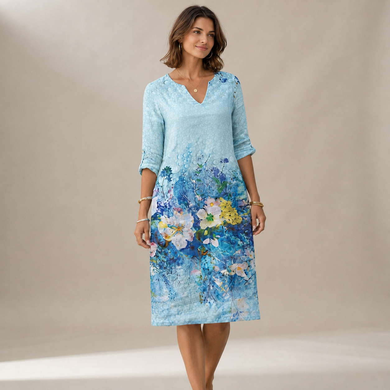 Ninna - Stylish and Flowing V-Neck Dress