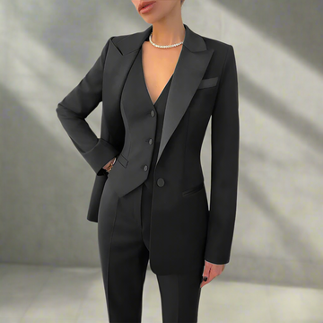 Clara - Stylish three-piece pantsuit ensemble