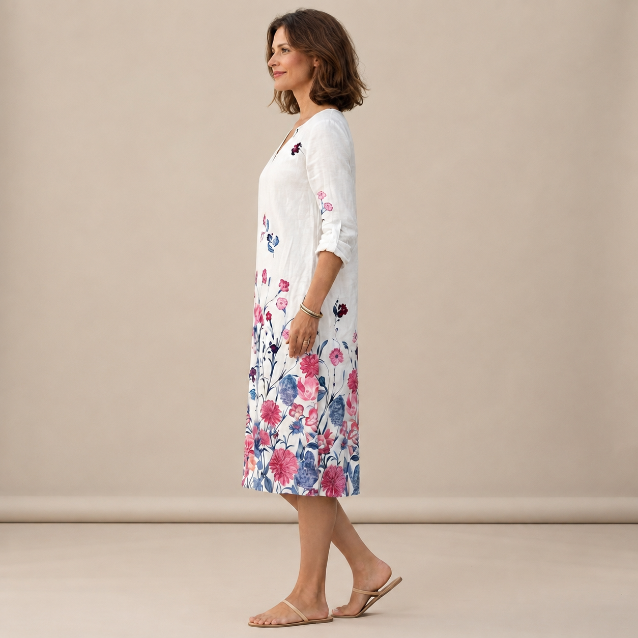 Ninna - Stylish and Flowing V-Neck Dress