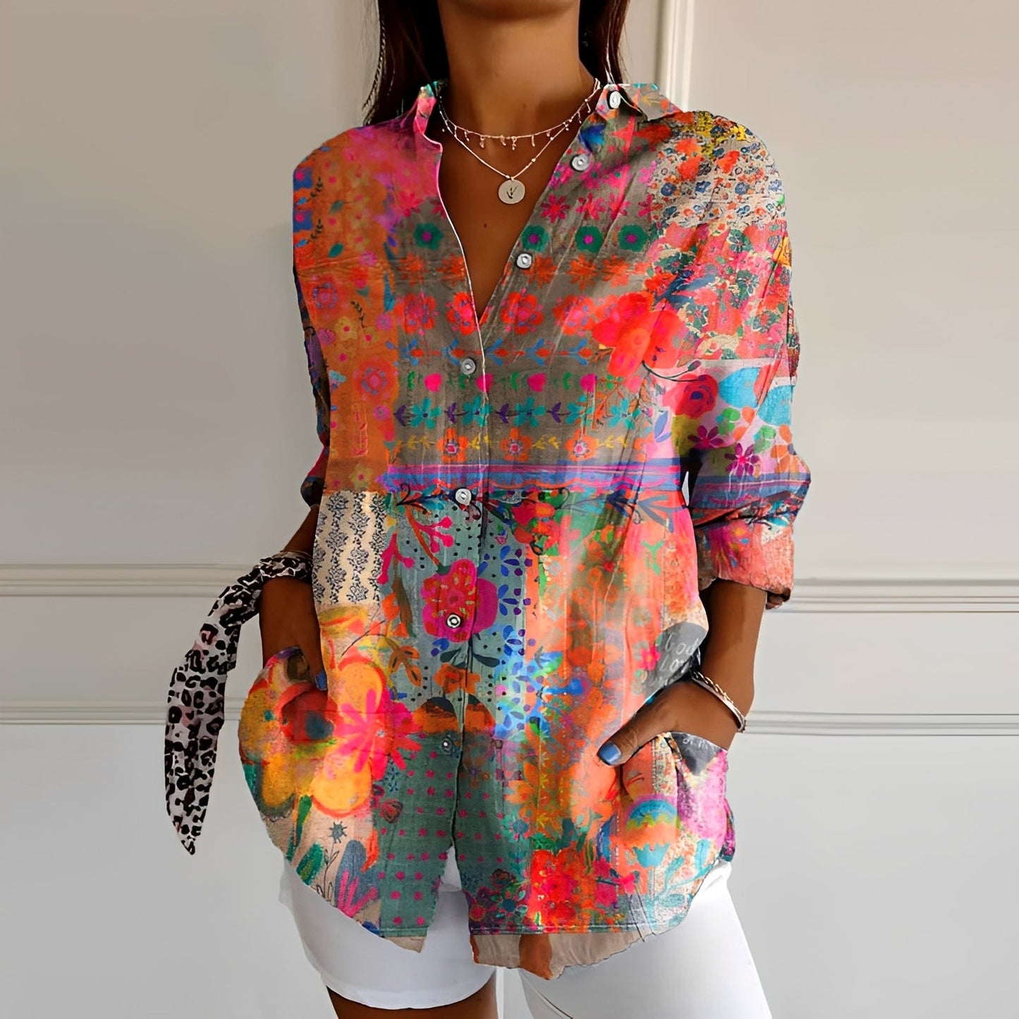 Anna - Elegant blouse with print
