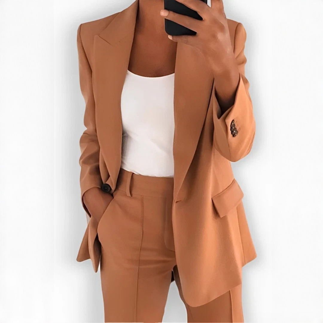 Muriel - Elegant and Chic Pantsuit Set