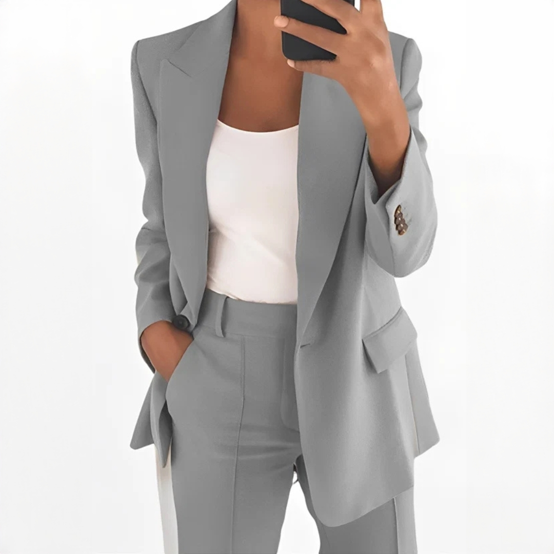 Muriel - Elegant and Chic Pantsuit Set