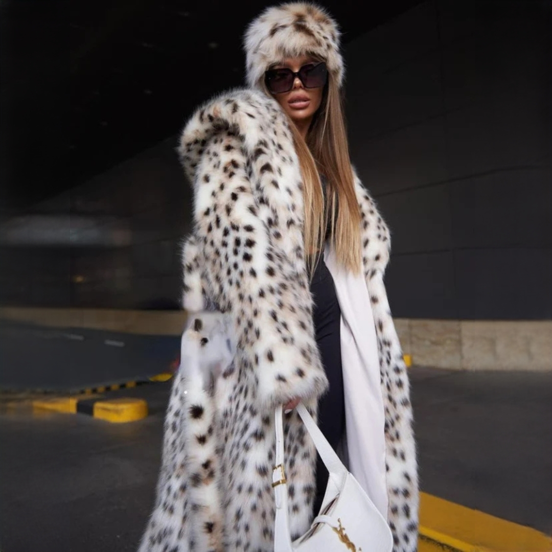 Natascha - Stylish and Chic Coat