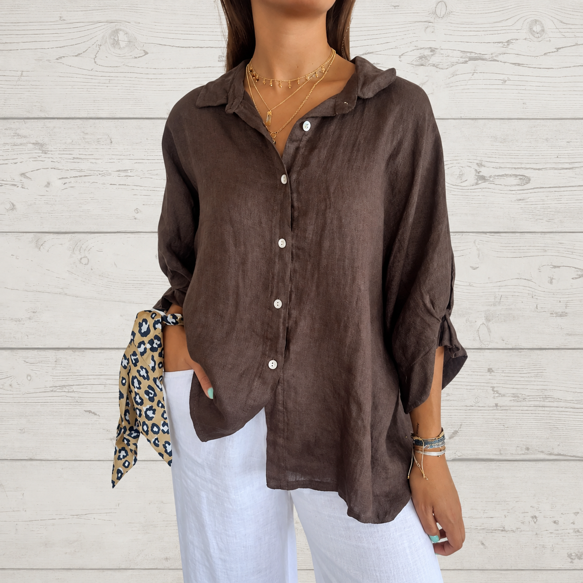 Madison - Stylish Top with Timeless Design and Buttons