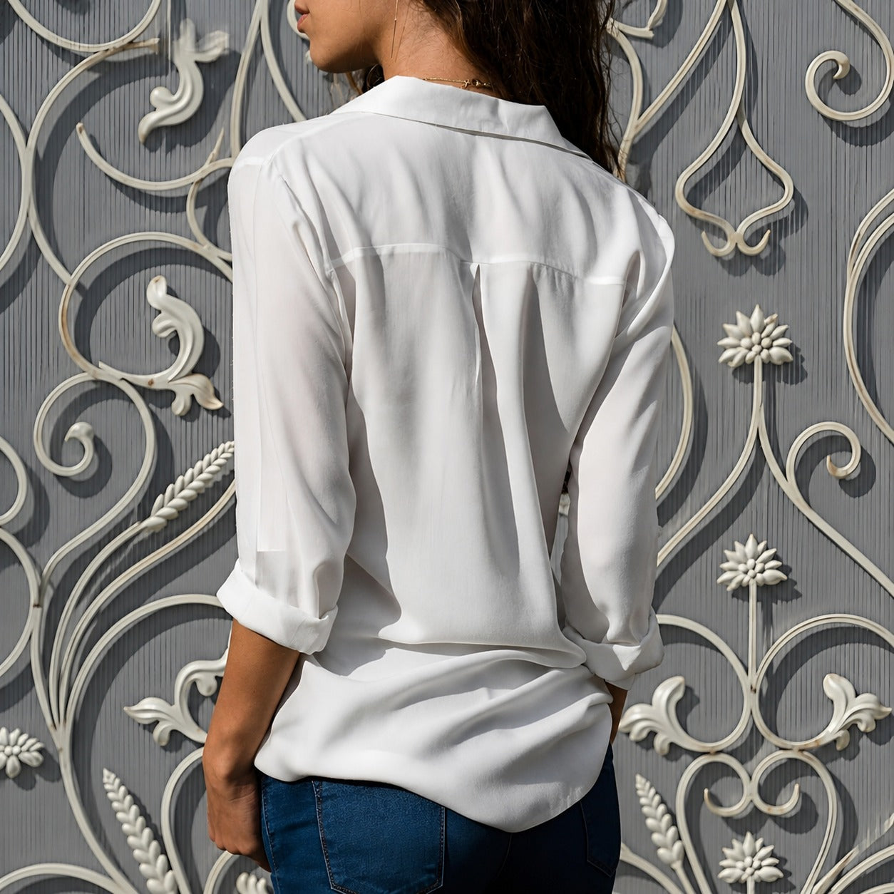 Aiah - Casual blouse with V-neck