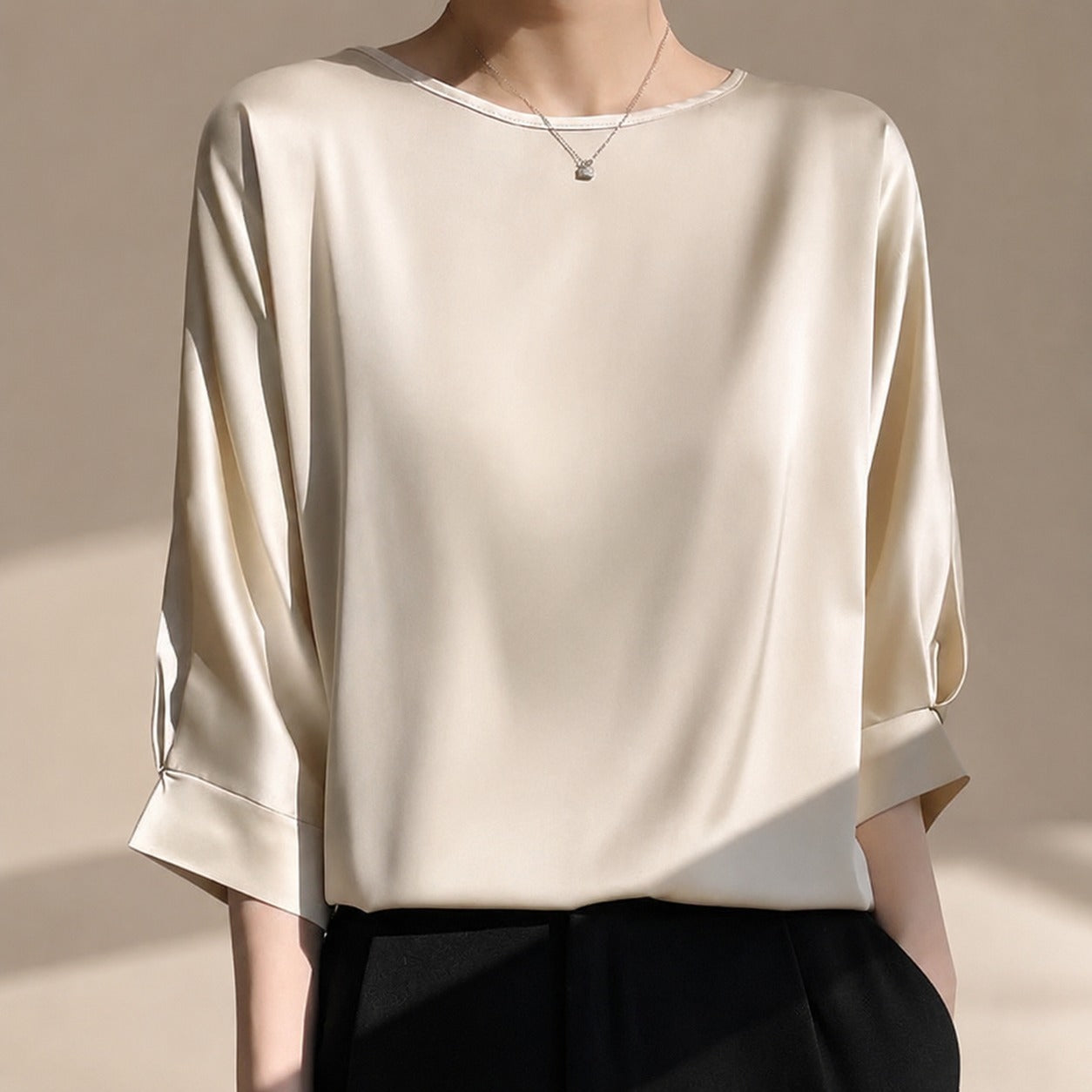 Shanice - Elegant Relaxed-Fit Blouse