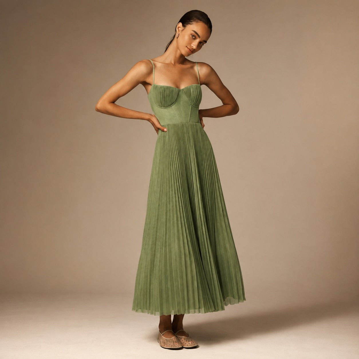 Elissa - Chic Pleated Midi Dress
