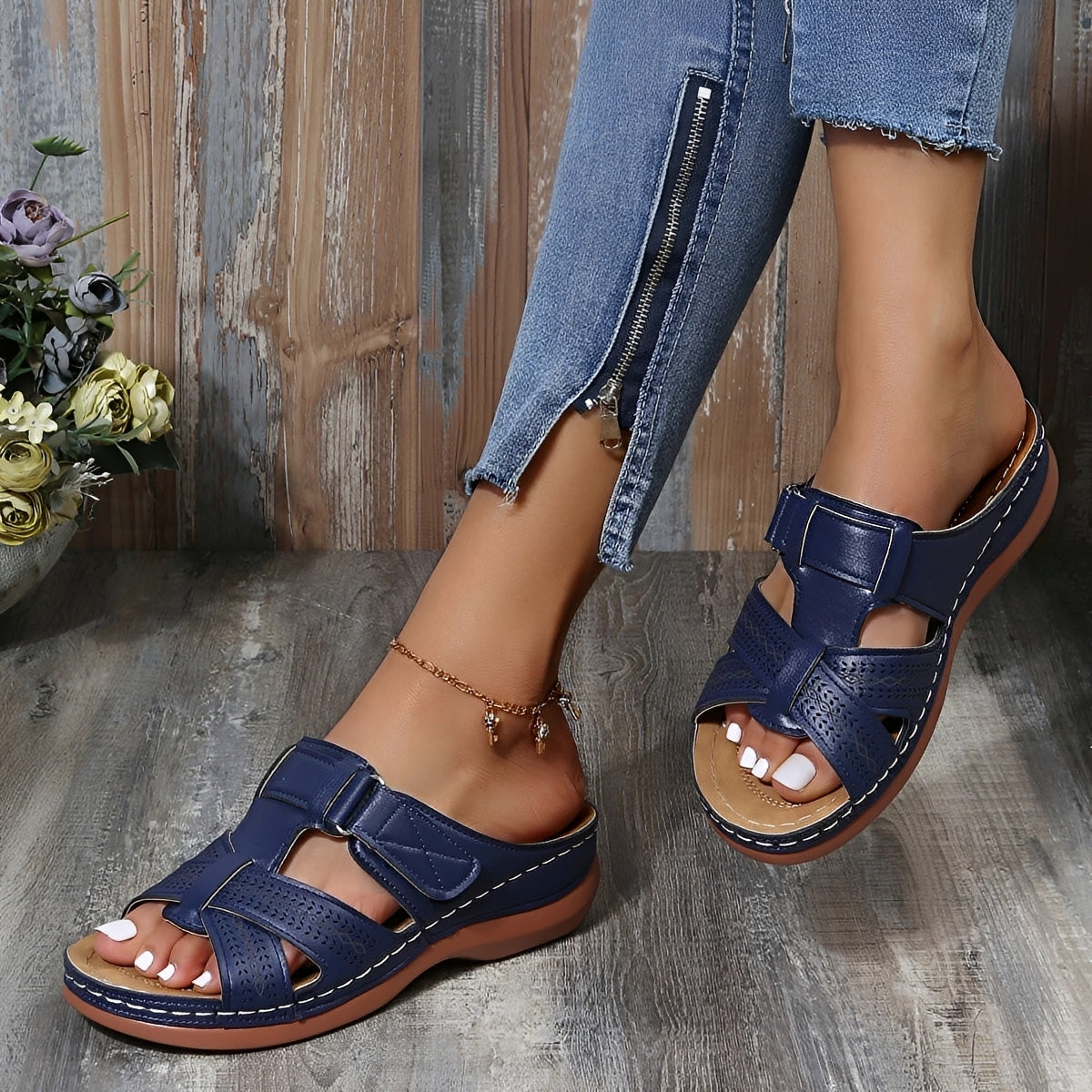 Elouise - Comfortable Sandals with Adjustable Straps