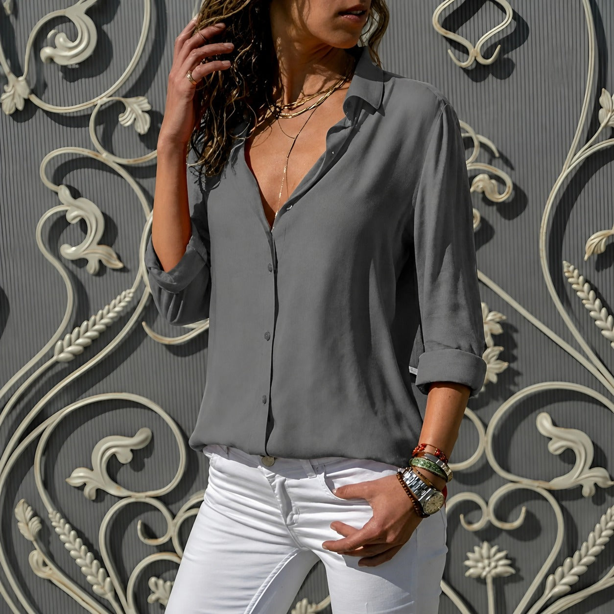 Aiah - Casual blouse with V-neck