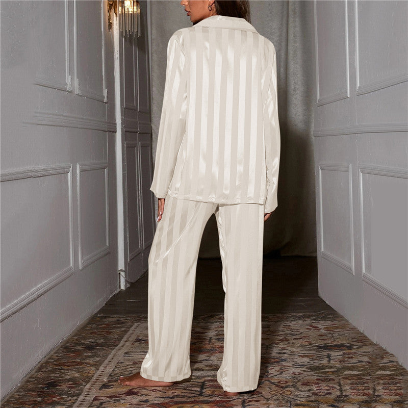 Elegant women's pajamas made of soft fabric
