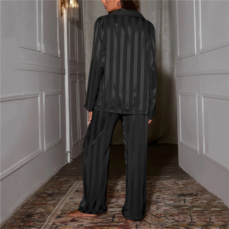 Elegant women's pajamas made of soft fabric