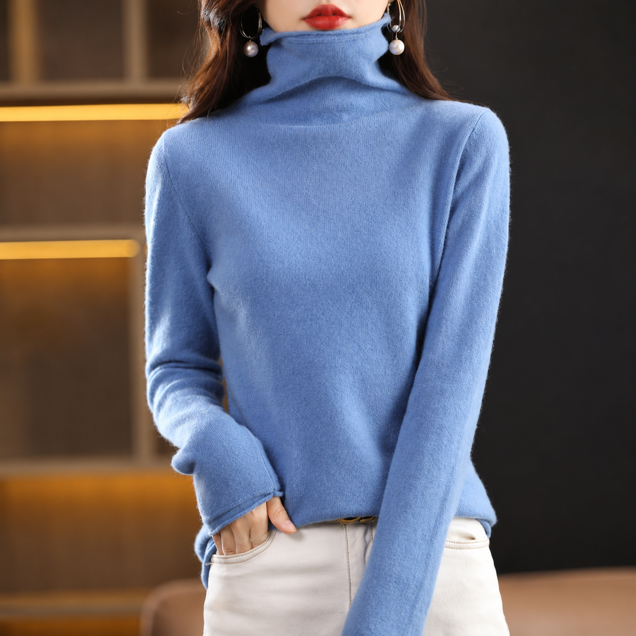 Akainu - Elegant Turtleneck Sweater