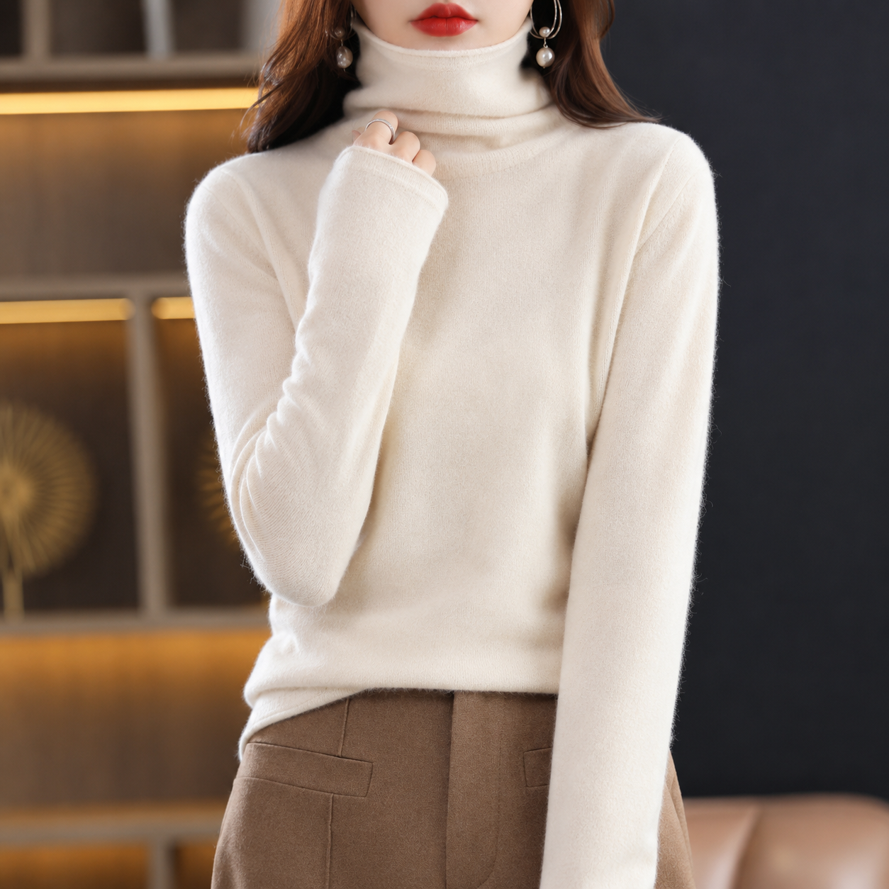 Akainu - Elegant Turtleneck Sweater