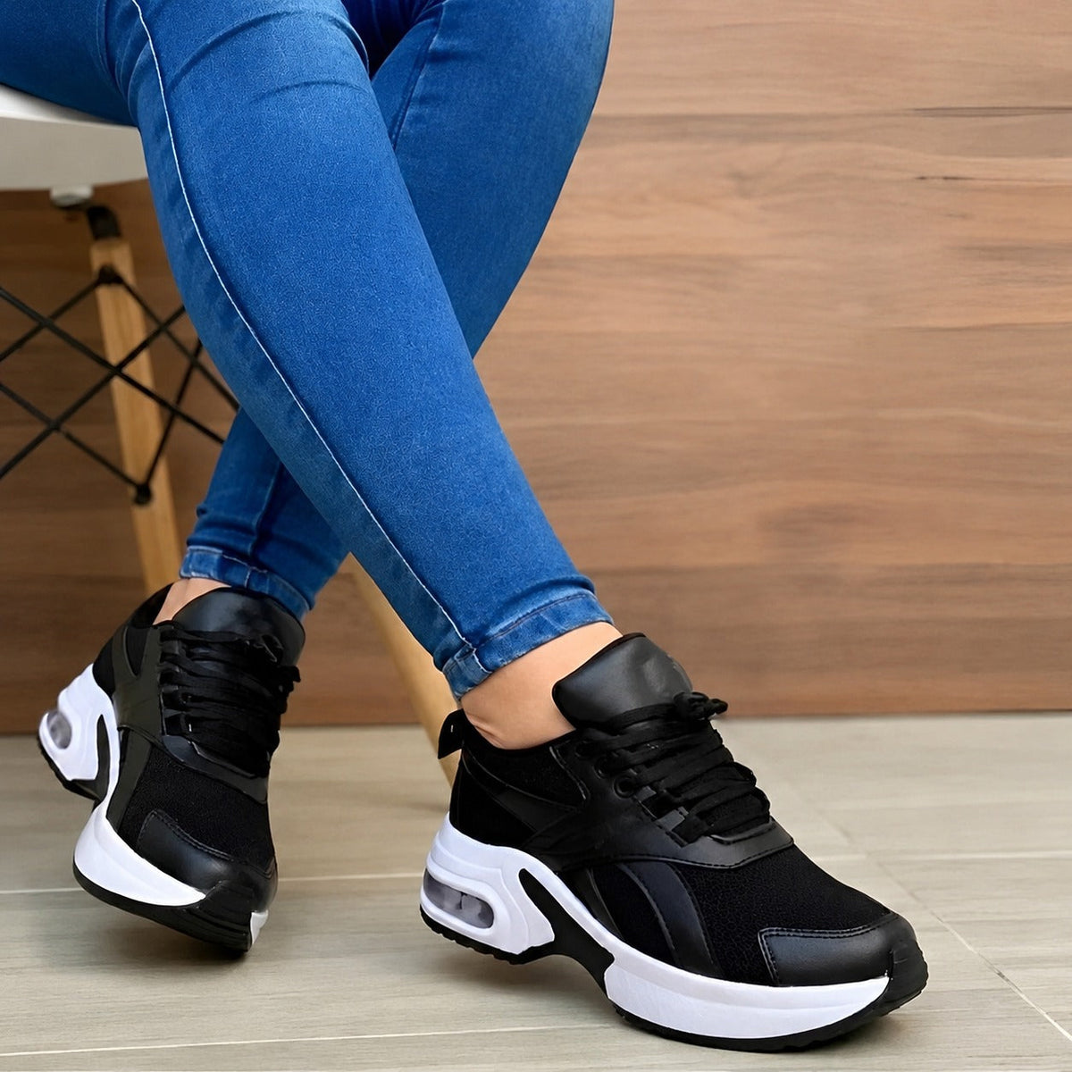 Nik - Stylish and airy sports shoes