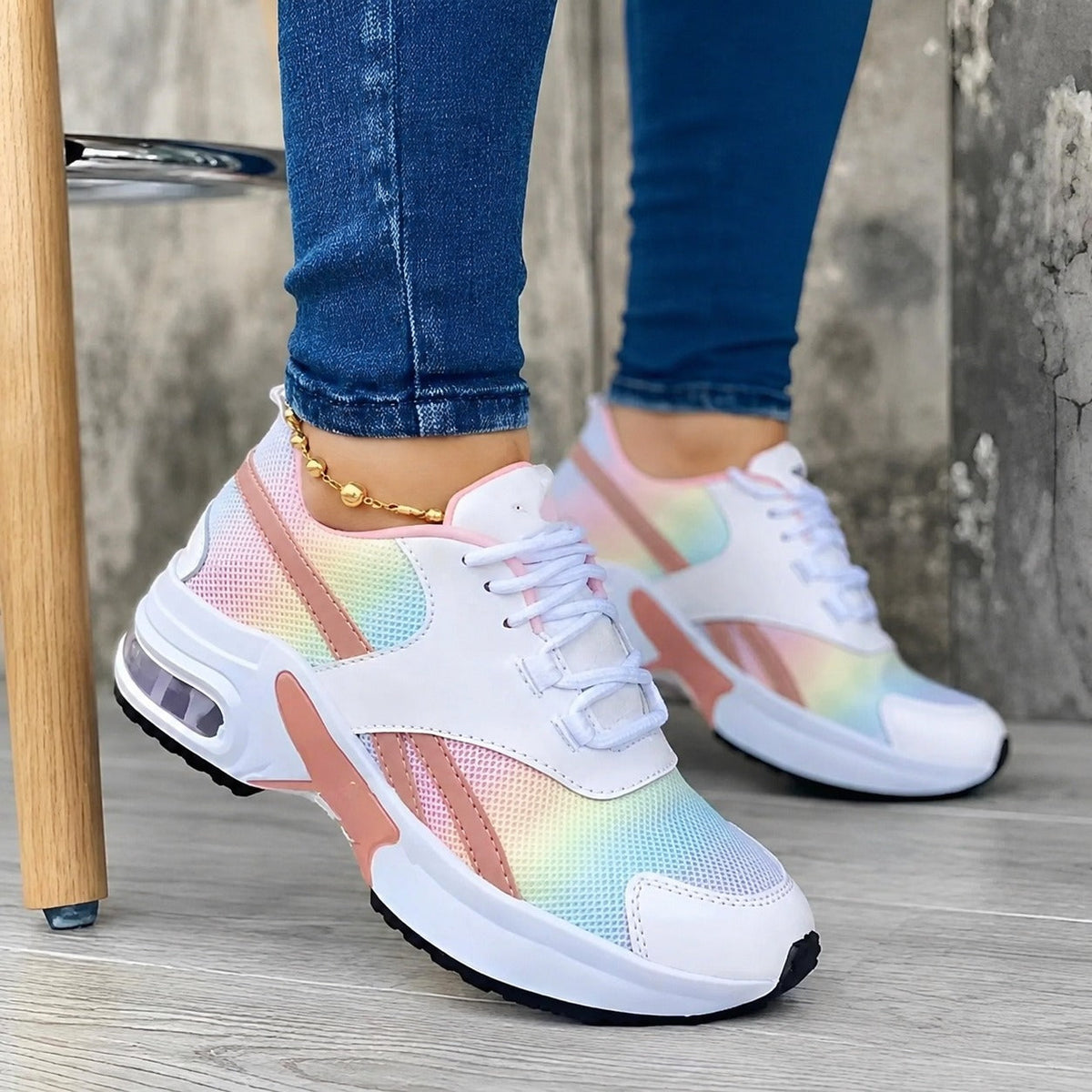 Nik - Stylish and airy sports shoes