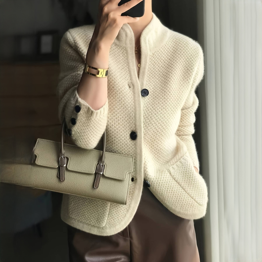 Carissa - Stylish and cozy sweater