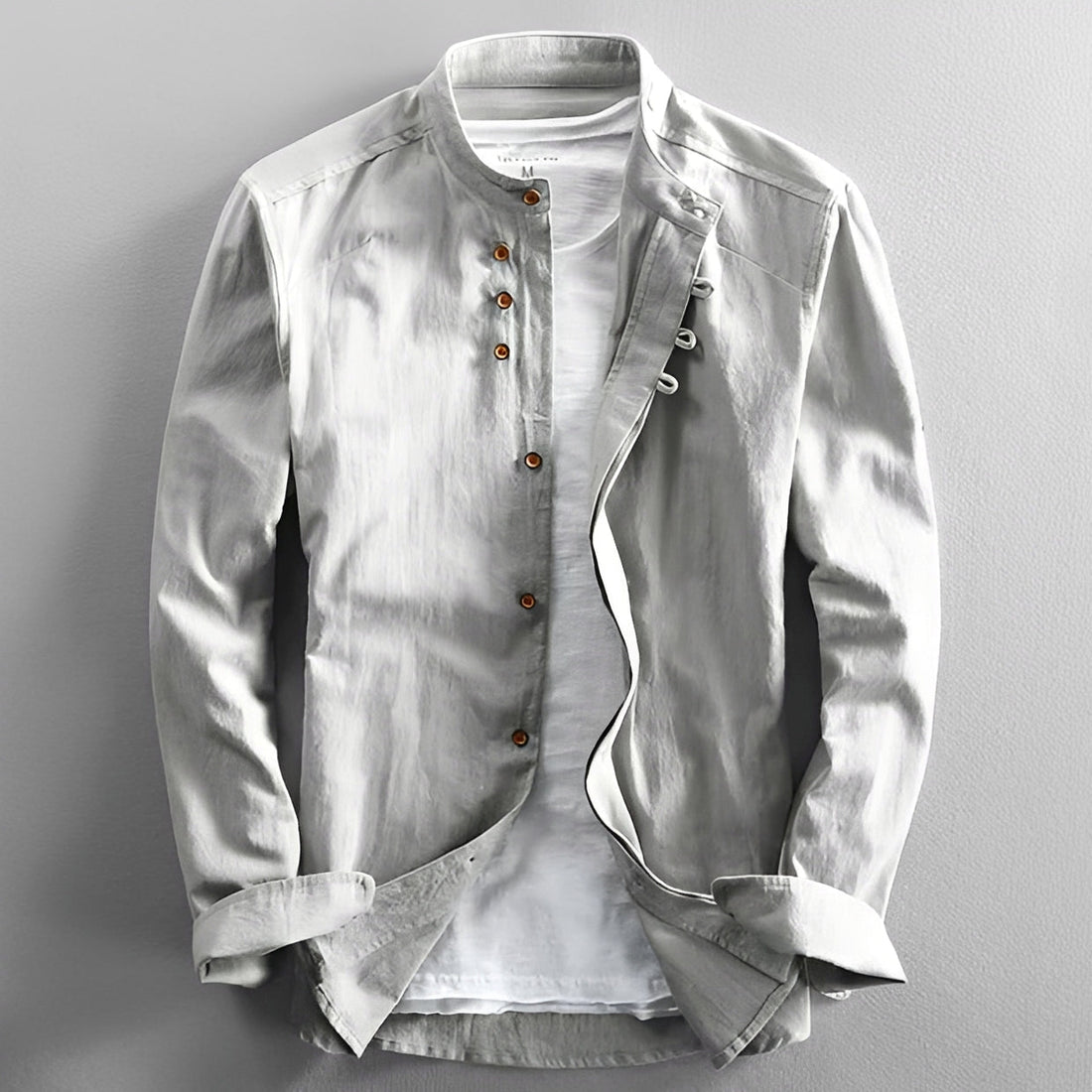 Oscar - Timeless shirt with button placket