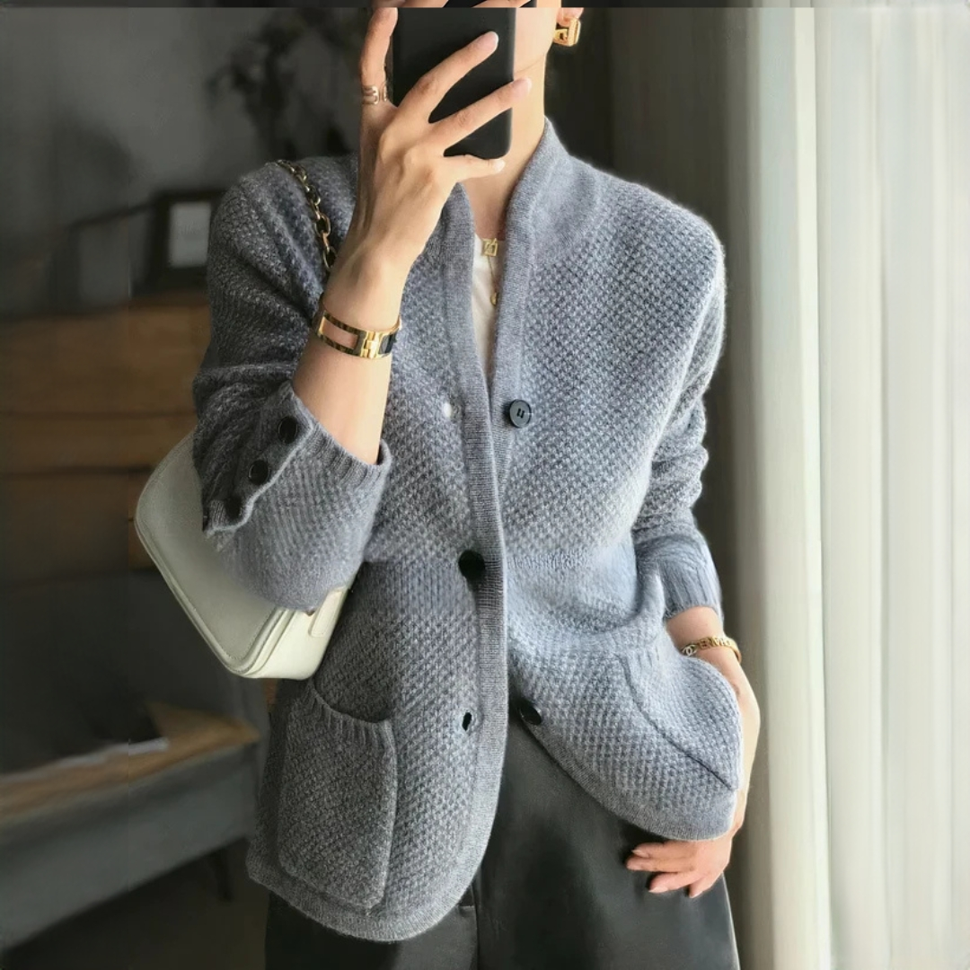 Carissa - Stylish and cozy sweater