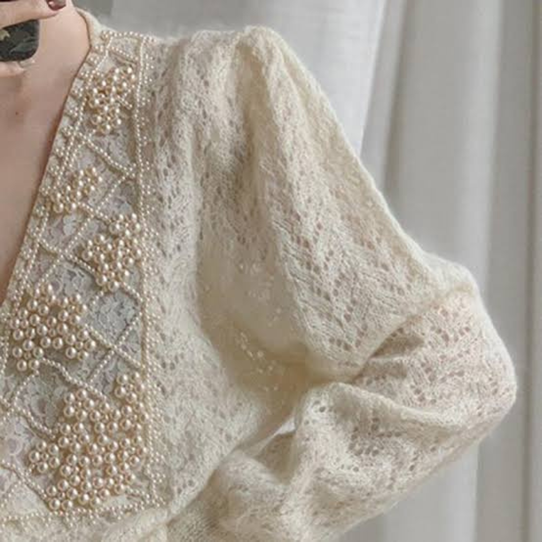 Jolie - Elegant and fashionable sweater