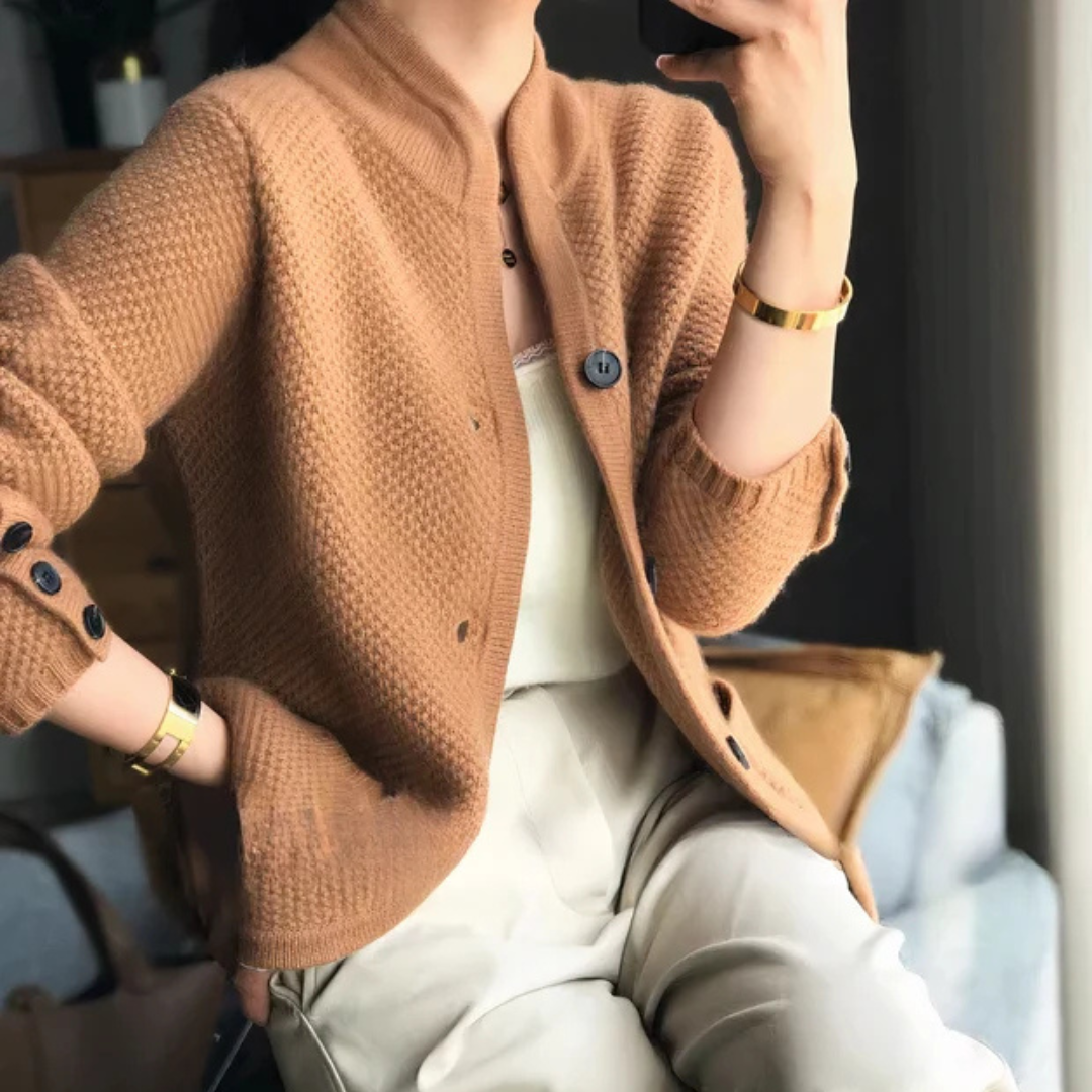Carissa - Stylish and cozy sweater