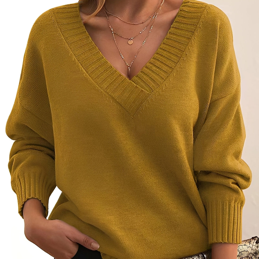 Mollie - Cozy and stylish sweater with V-neck