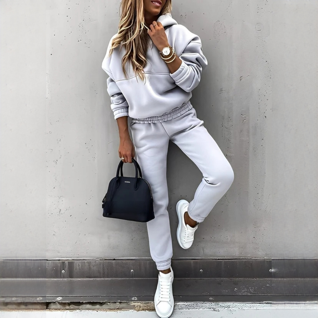 Rovina - Cozy hoodie and pants set