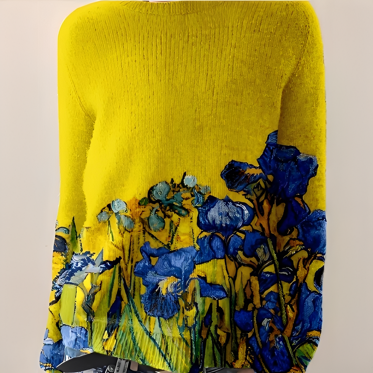 Liliane - Fashionable crew neck sweater