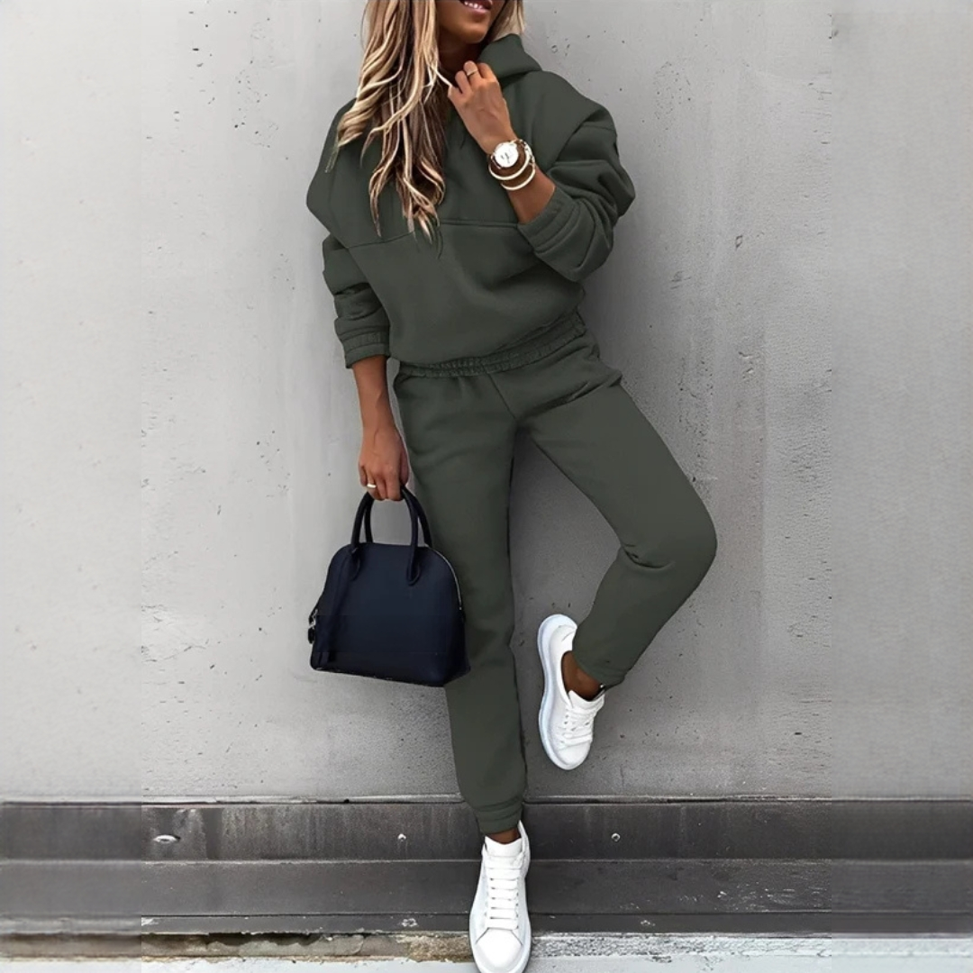 Rovina - Cozy hoodie and pants set