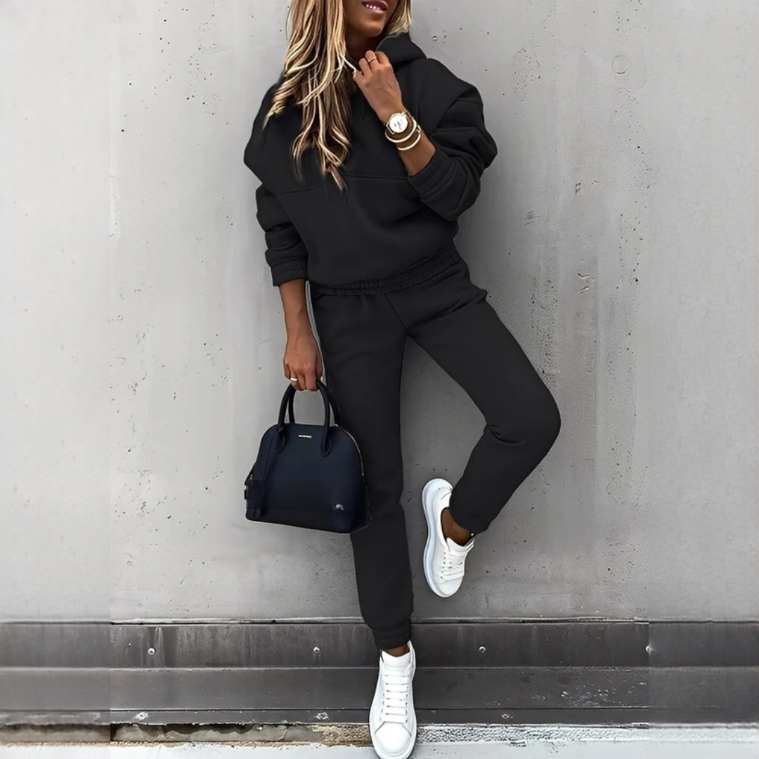 Rovina - Cozy hoodie and pants set
