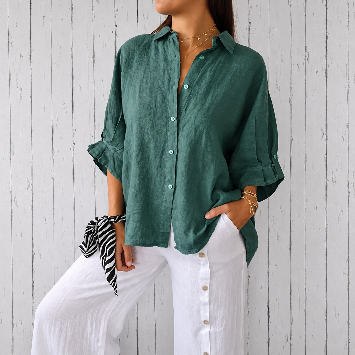 Madison - Stylish Top with Timeless Design and Buttons