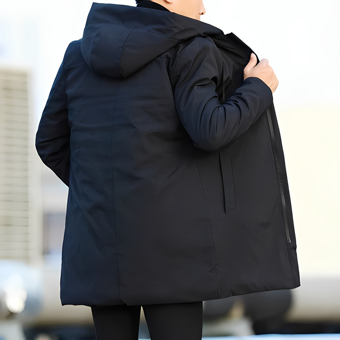 Men's insulated mid-length hooded coat with quilted lining and zip closure, regular fit