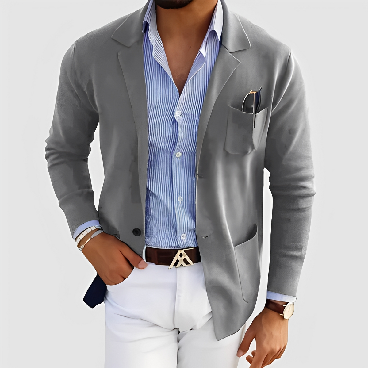 Men's single-breasted blazer with notched lapel, two-button closure and patch pockets, relaxed fit