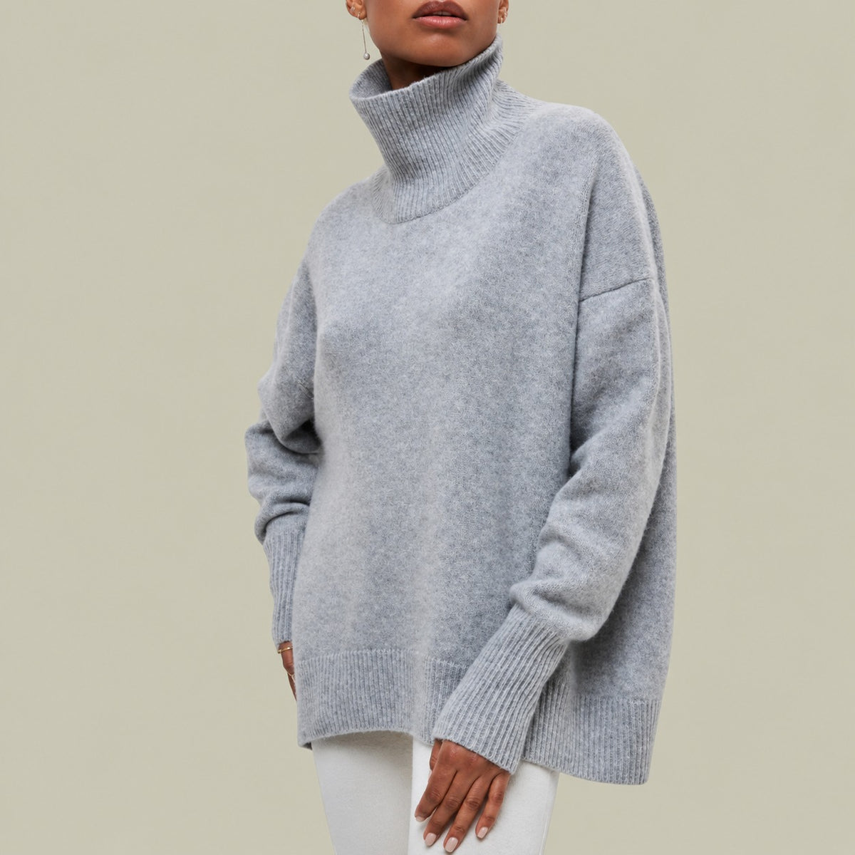 Sweater Women - Turtleneck, Relaxed Fit, Long Sleeve, Casual Style