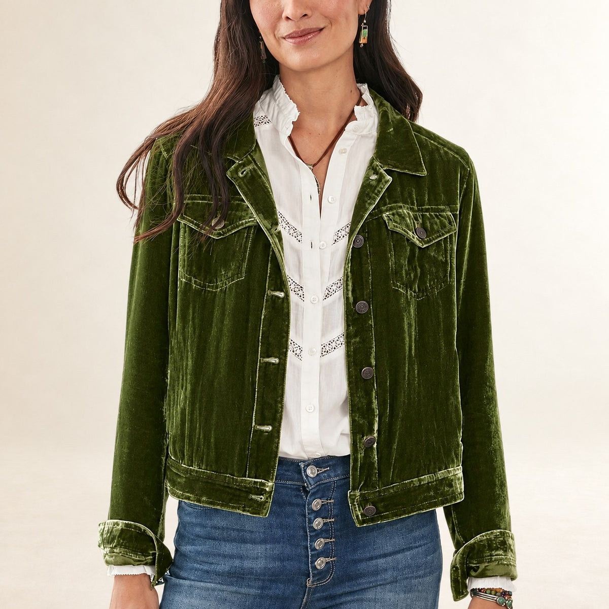 Women's button-front shirt jacket with shirt collar and flap chest pockets, long sleeve relaxed fit