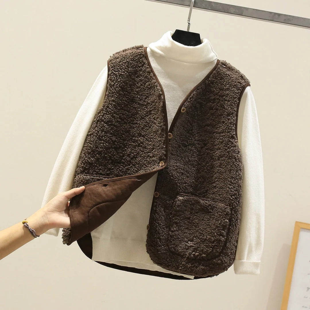 Women's Sweater Vest Button-Front Sleeveless Round Neck with Patch Pockets, Relaxed Fit
