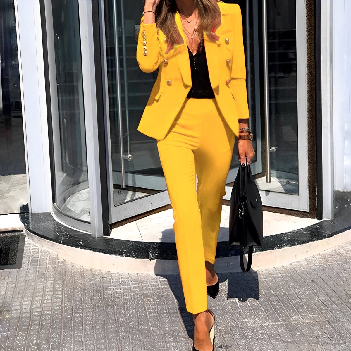 Wendy – Refined jacket and trousers ensemble