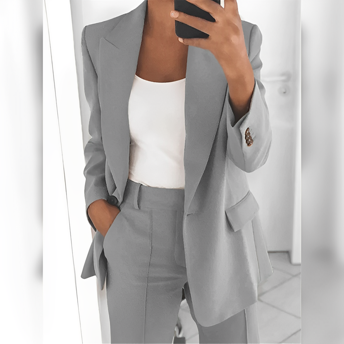 Mara – Chic Women's Suit